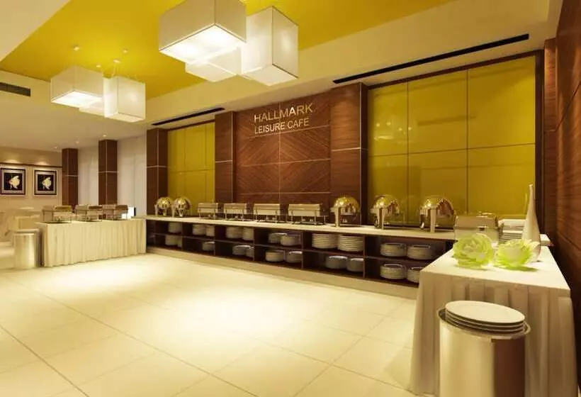 Hotel Hallmark Crown