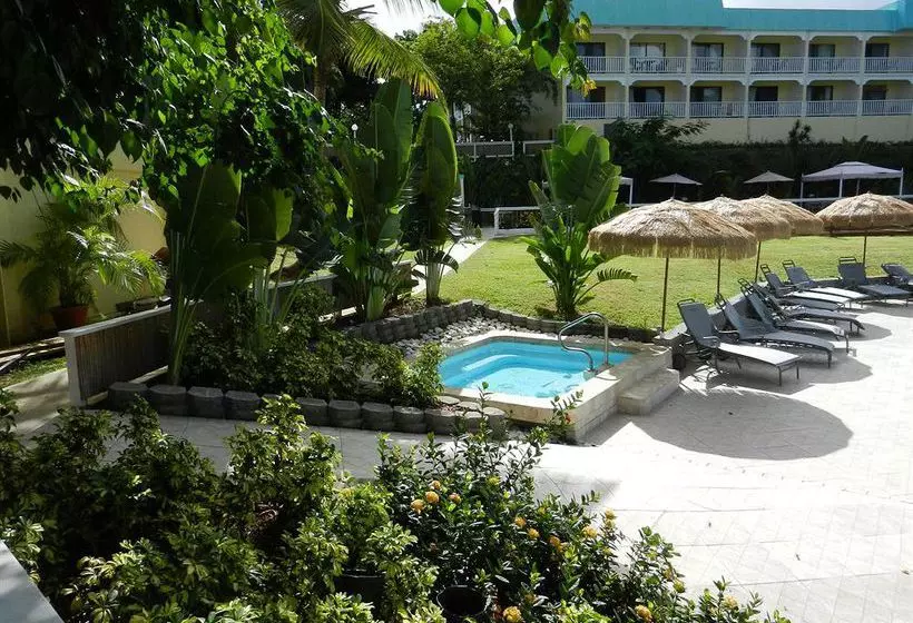 Flamboyan On The Bay Resort & Villas