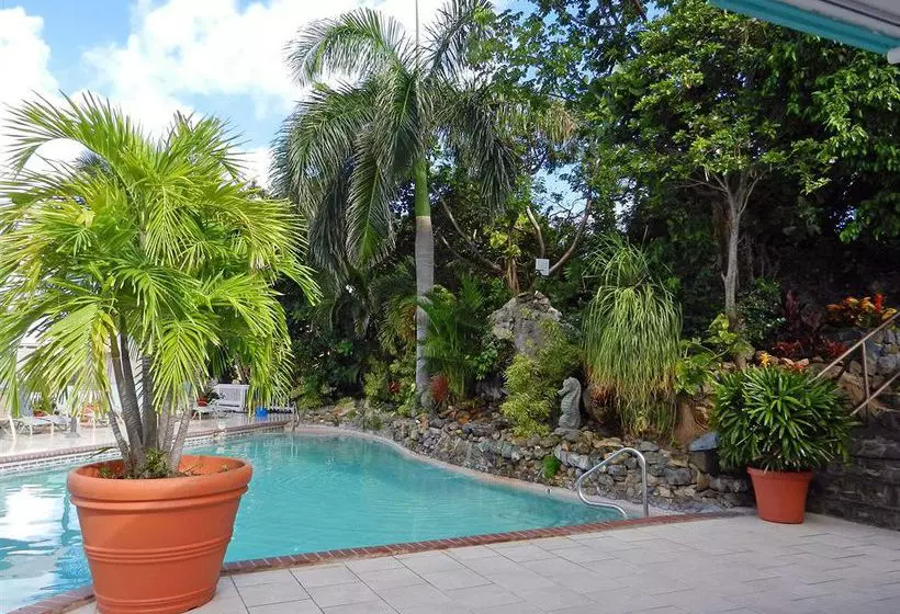 Flamboyan On The Bay Resort & Villas