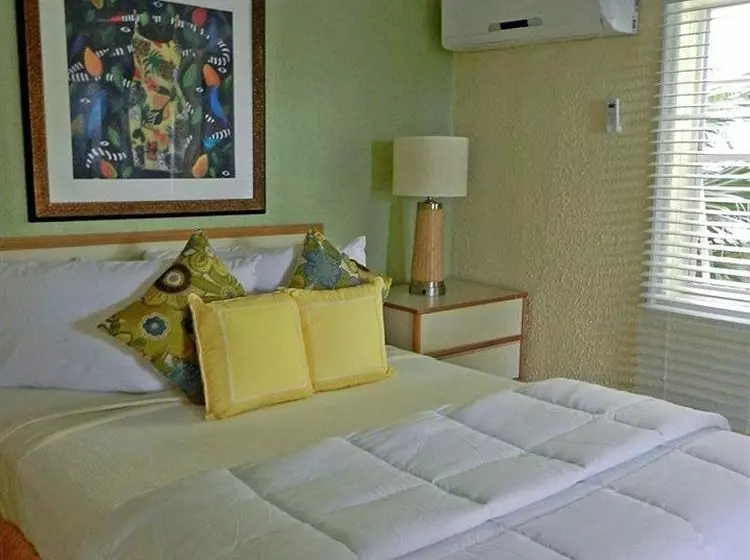 Flamboyan On The Bay Resort & Villas