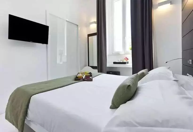 هتل Navona Stay