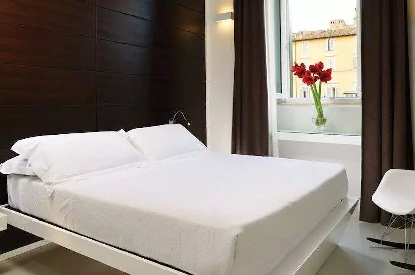 هتل Navona Stay