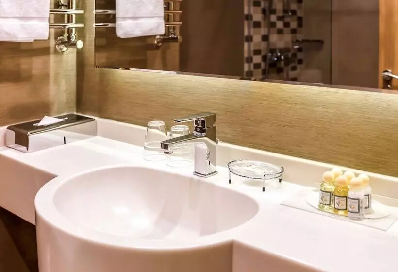 فندق Panorama By Mercure