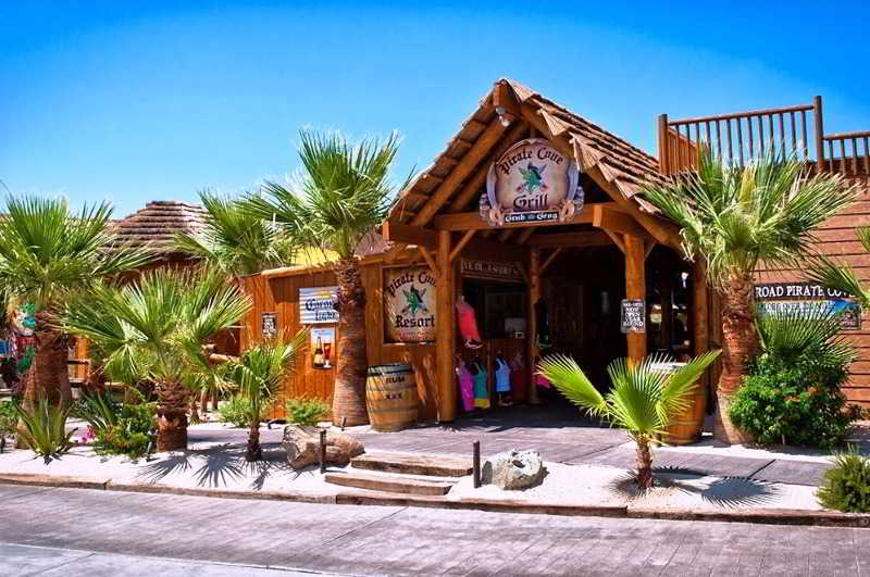 호텔 Pirate Cove Resort & Marina
