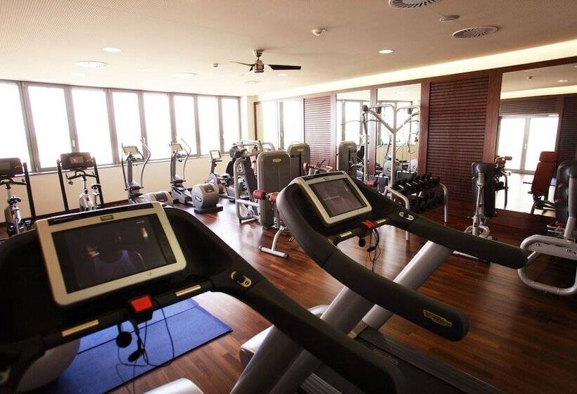 Отель St. Martins Therme & Lodge