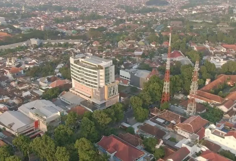 Hotel The 1o1 Malang Oj