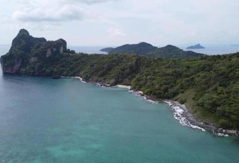 Hostel Phi Phi Seaside Bungalow