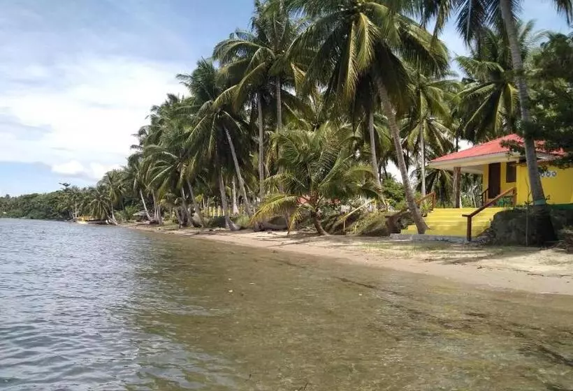 Hotelli Chilly Beach Resort Palawan