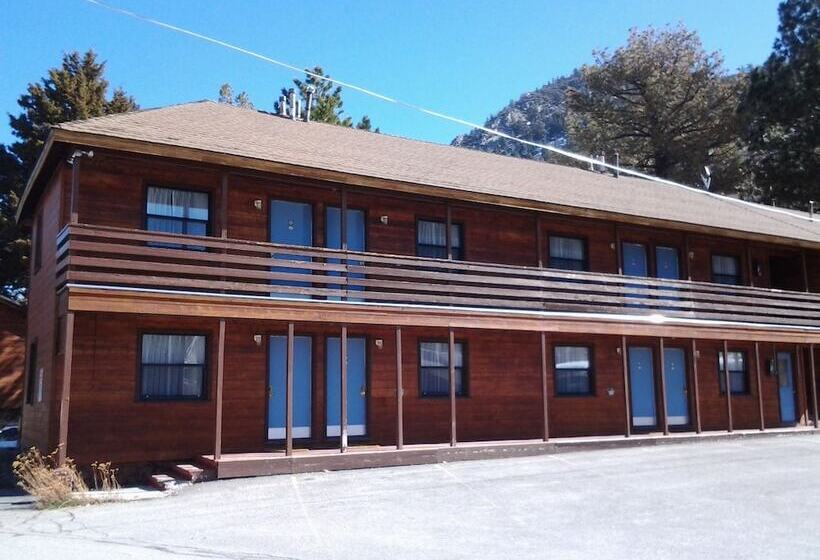 호텔 June Lake Villager