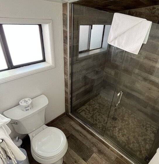 호텔 June Lake Villager