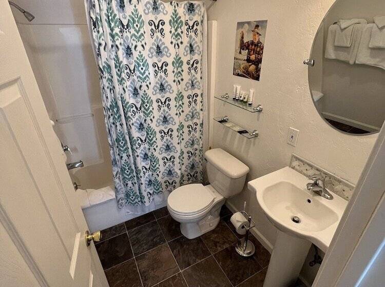 호텔 June Lake Villager