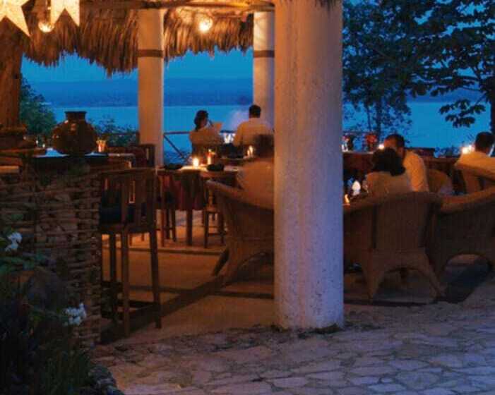 هتل La Lancha By Francis Ford Coppola