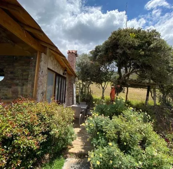 Aamiaismajoitus (B&B) Cabaña Media Luna