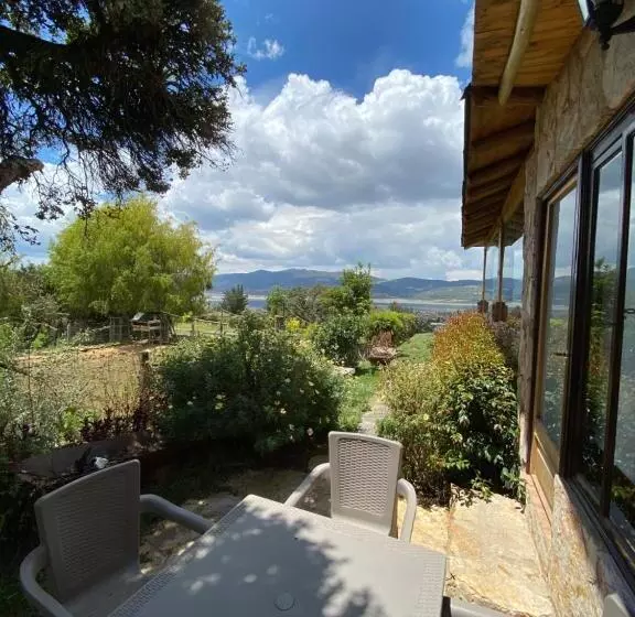 Aamiaismajoitus (B&B) Cabaña Media Luna