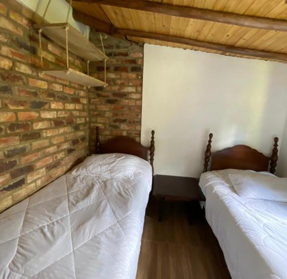 Bed & Breakfast Cabaña Media Luna