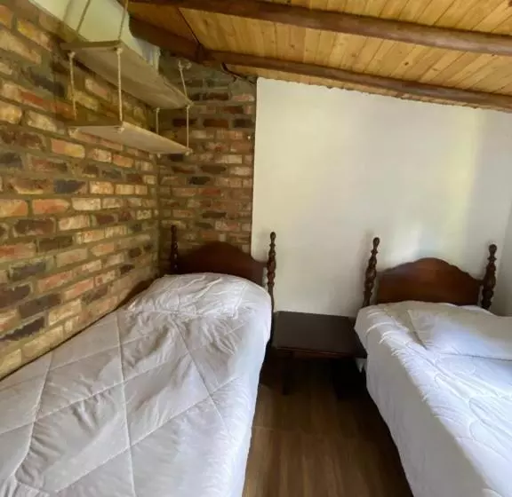 Aamiaismajoitus (B&B) Cabaña Media Luna