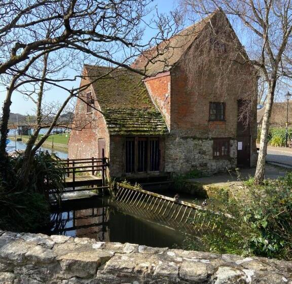 مبيت وإفطار No Car Needed