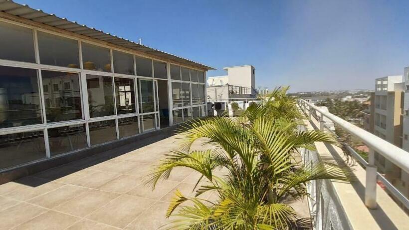 住宿加早餐  Compact Tea Square