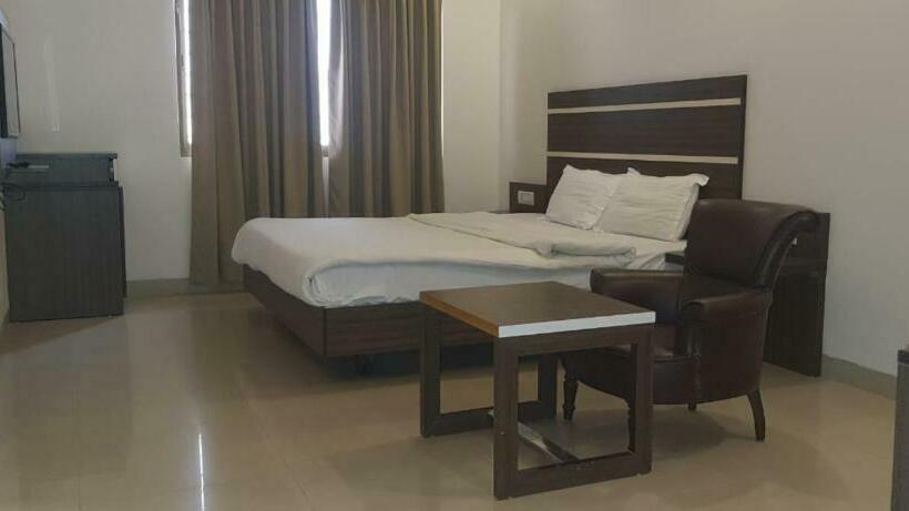 住宿加早餐  Compact Tea Square