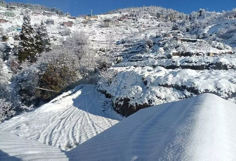 Aamiaismajoitus (B&B) Thapa Farms, Koti Simla