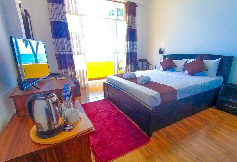 Oreo Beach Hotel Kalutara