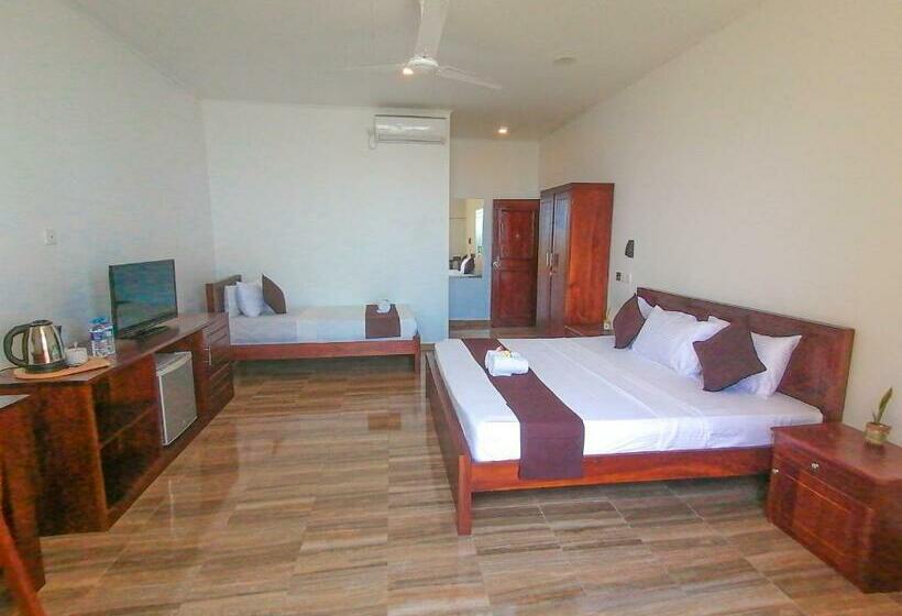 Oreo Beach Hotel Kalutara