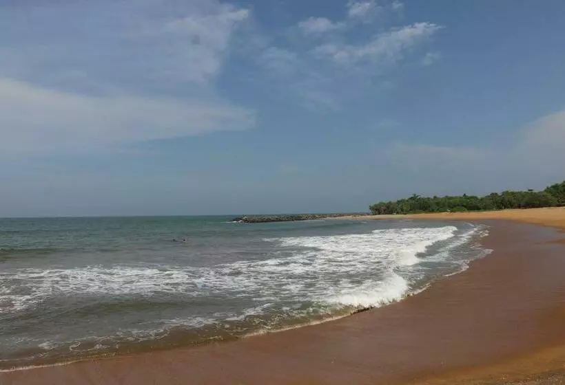 Oreo Beach Hotel Kalutara