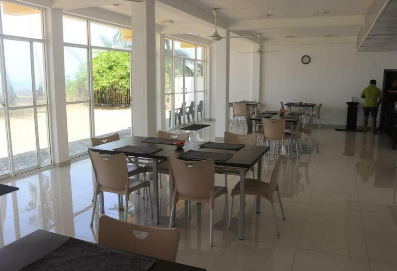 Oreo Beach Hotel Kalutara