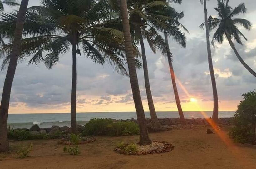 Oreo Beach Hotel Kalutara