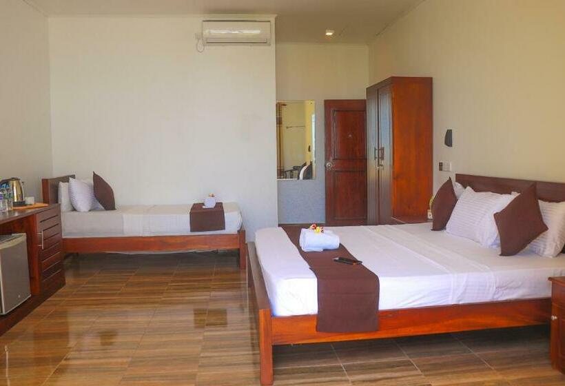 Oreo Beach Hotel Kalutara