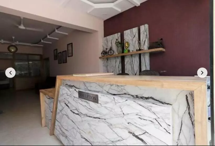ホテル Shree Krishna Residency By Bookingcare