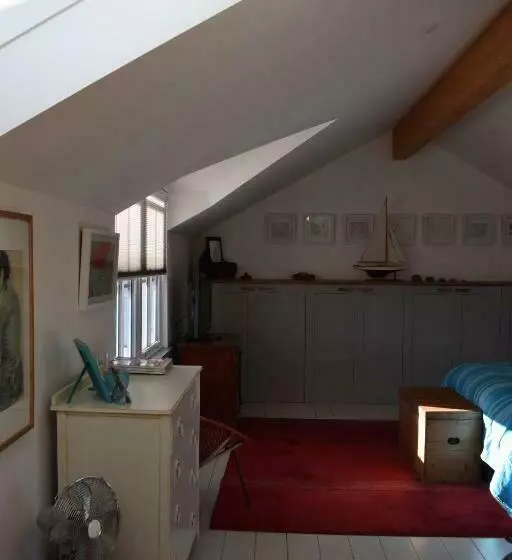 تختخواب و صبحانه 6 Trungle Terrace