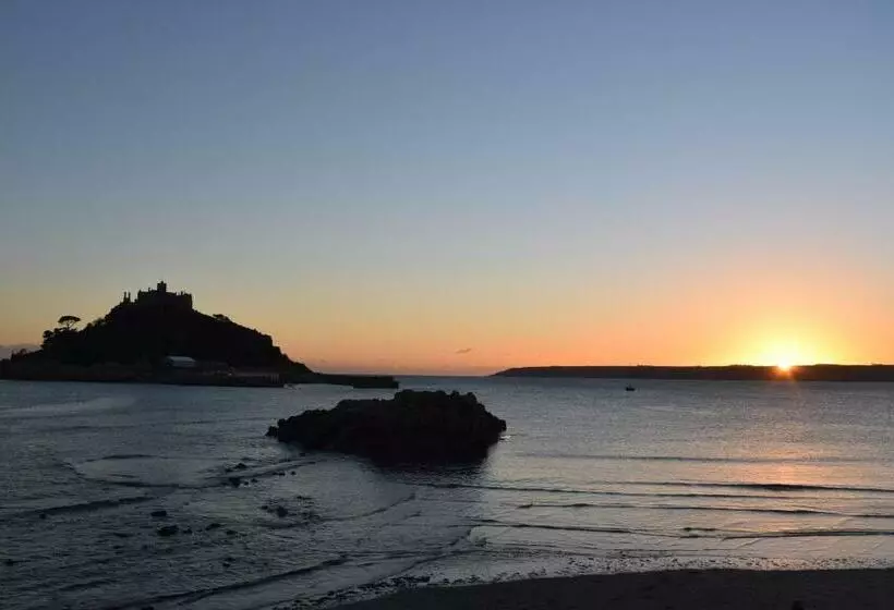 تختخواب و صبحانه 6 Trungle Terrace