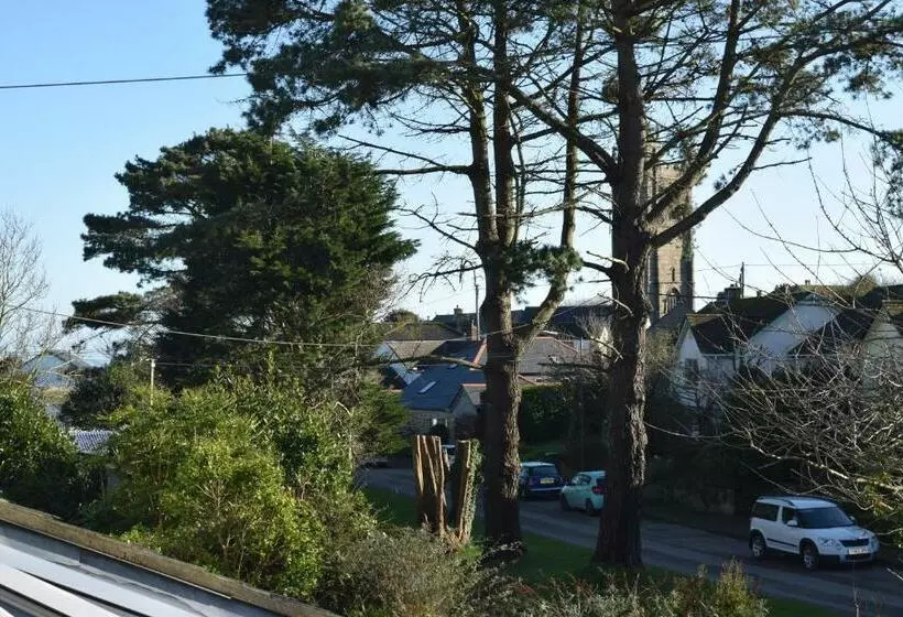 تختخواب و صبحانه 6 Trungle Terrace