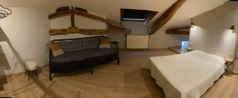 Aamiaismajoitus (B&B) Le Petit Bleu Chambre D Hôtes