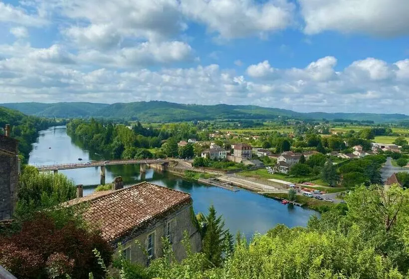 Aamiaismajoitus (B&B) Le Petit Bleu Chambre D Hôtes