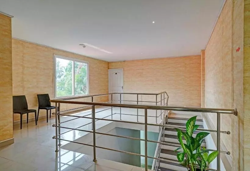 ホテル Capital O Vazhakkala Residency