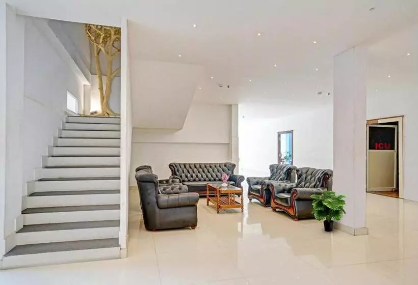 ホテル Capital O Vazhakkala Residency