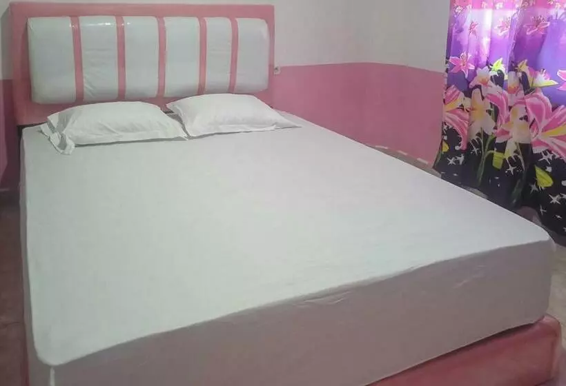 ホテル Homestay Papa Mama Syariah Redpartner