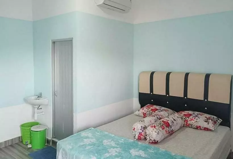 ホテル Homestay Papa Mama Syariah Redpartner