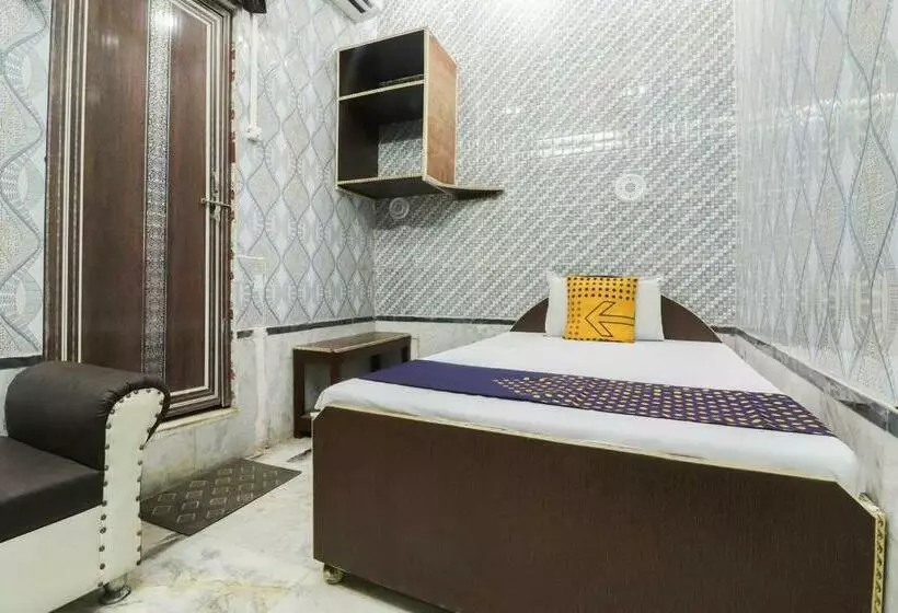 ホテル Oyo 87253 Om Sai Guest House