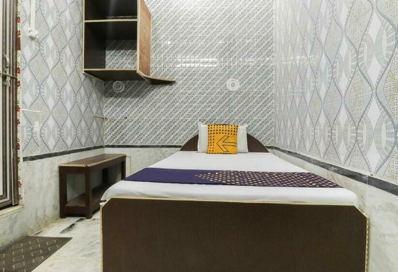 호텔 Oyo 87253 Om Sai Guest House