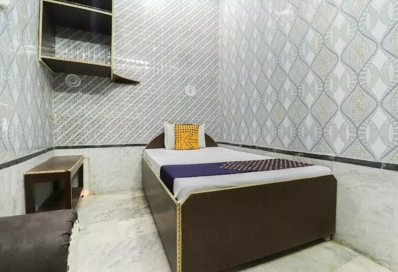 ホテル Oyo 87253 Om Sai Guest House