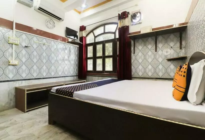 ホテル Oyo 87253 Om Sai Guest House
