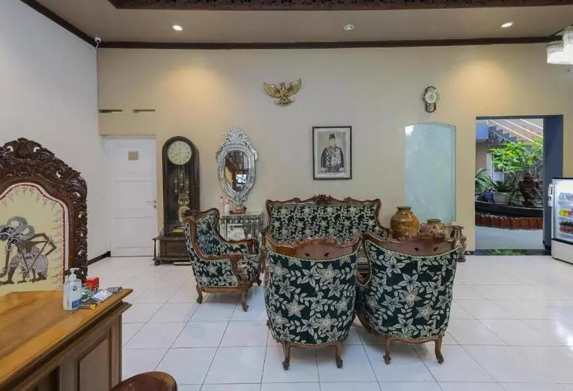 Hotelli Reddoorz Plus At Swun Stay Raya Langsep