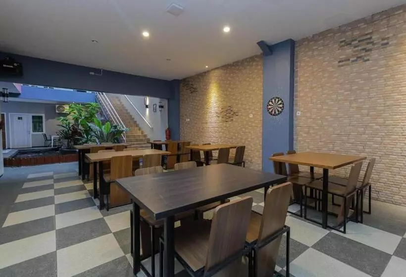 Hotelli Reddoorz Plus At Swun Stay Raya Langsep