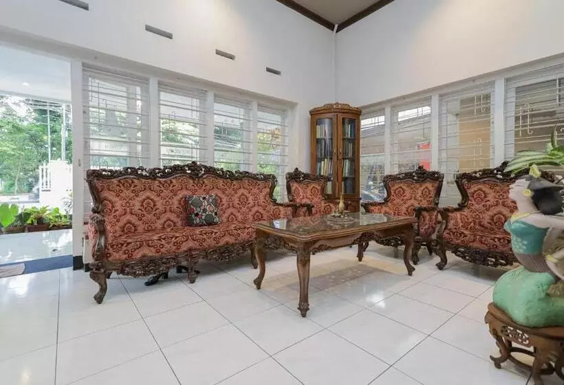 Hotelli Reddoorz Plus At Swun Stay Raya Langsep