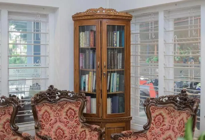 Hotelli Reddoorz Plus At Swun Stay Raya Langsep
