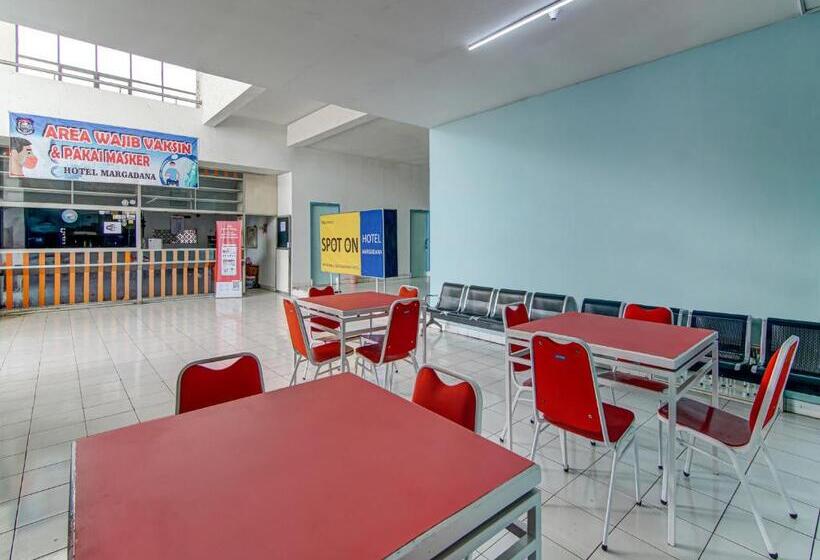 Spot On 90964 Hotel Margadana