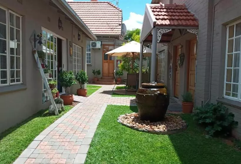 Majatalo 75 On Milner Lodge